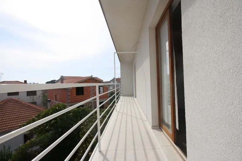 Balcone - Spacious House with Three Units in Zadar
