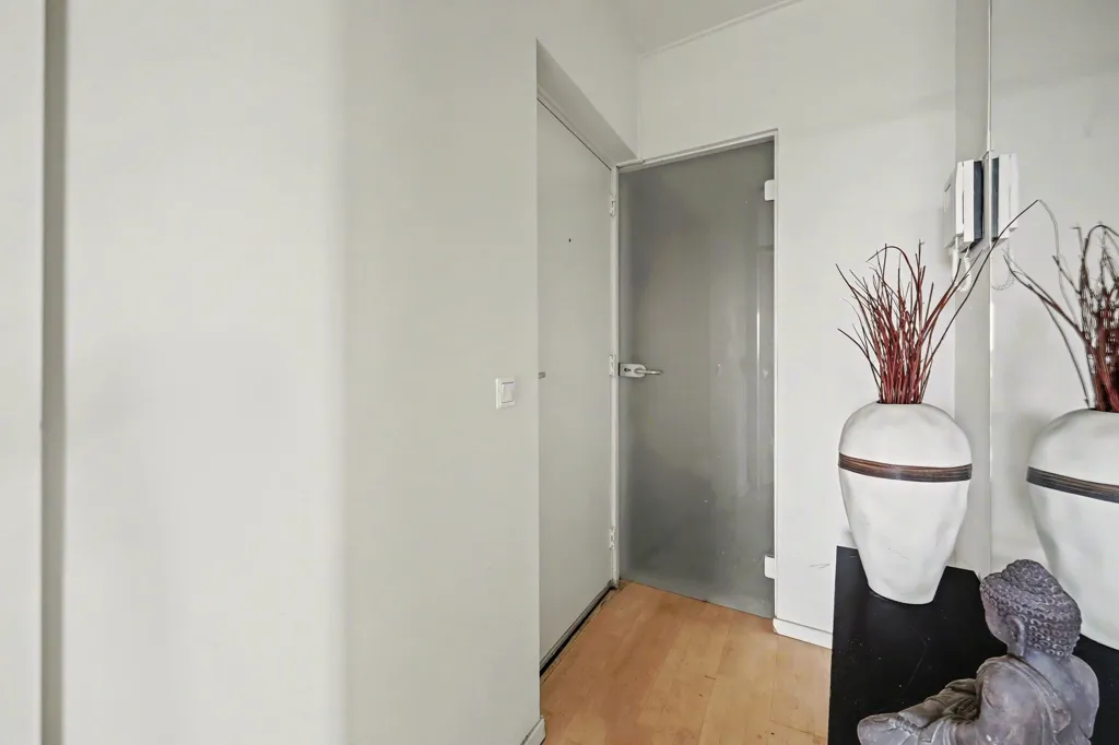 hallway_entrance