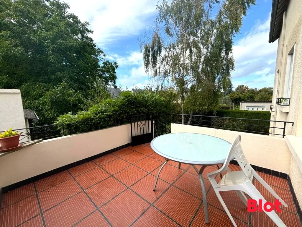 Terrasse - Villa avec Jardin et Garage à Chartres-de-Bretagne