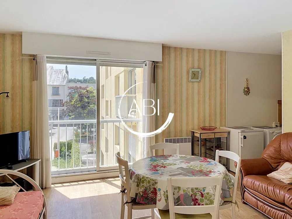 Séjour - Appartement 1 Pièce avec Parking à Bagnoles de l'Orne