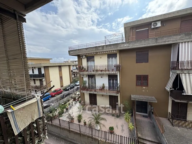 Rõdu - Four-Room Apartment in Quiet Area, Catania