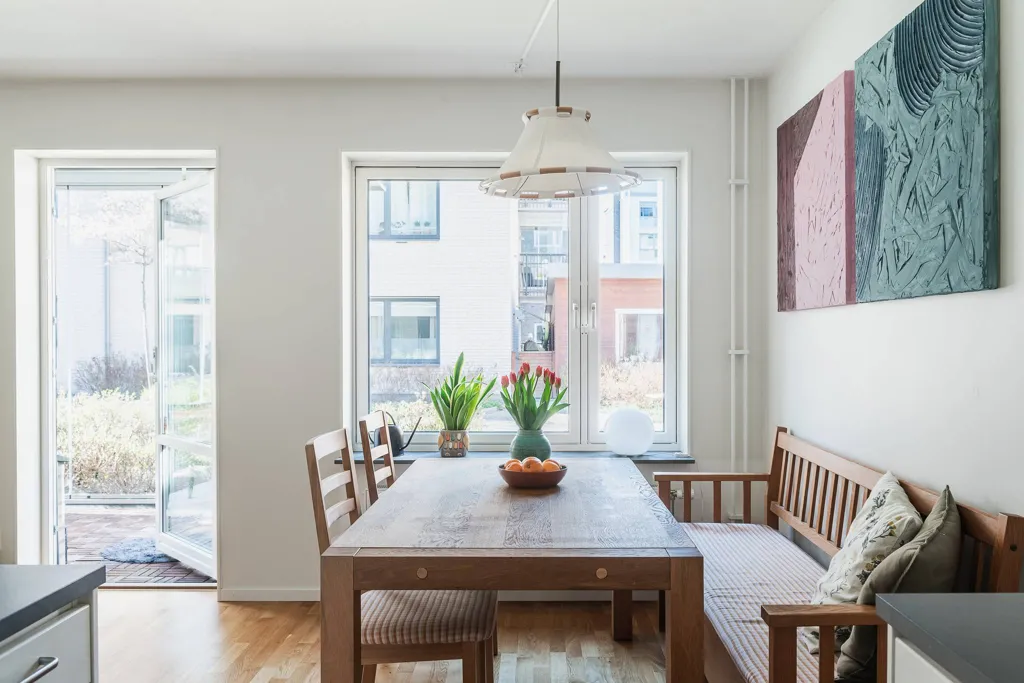 Dining Room - Seafront Apartment with Glazed Terrace in Limhamn