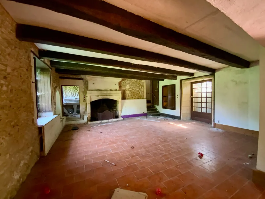 Séjour - Maison Ancienne avec Chapelle à Mirambeau