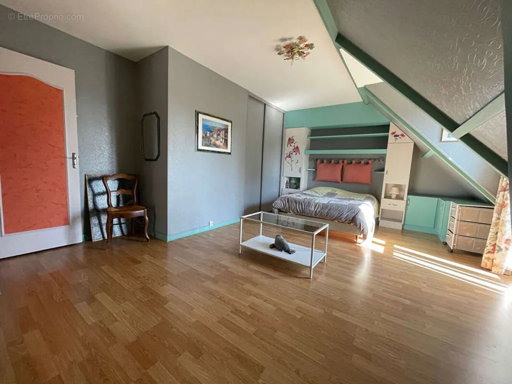 7-toaline maja asukohas Epernon