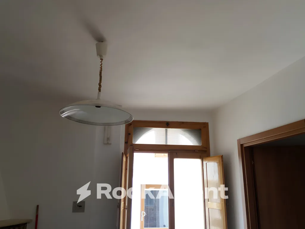 Esik - Terraced House with Terrace in Grottole