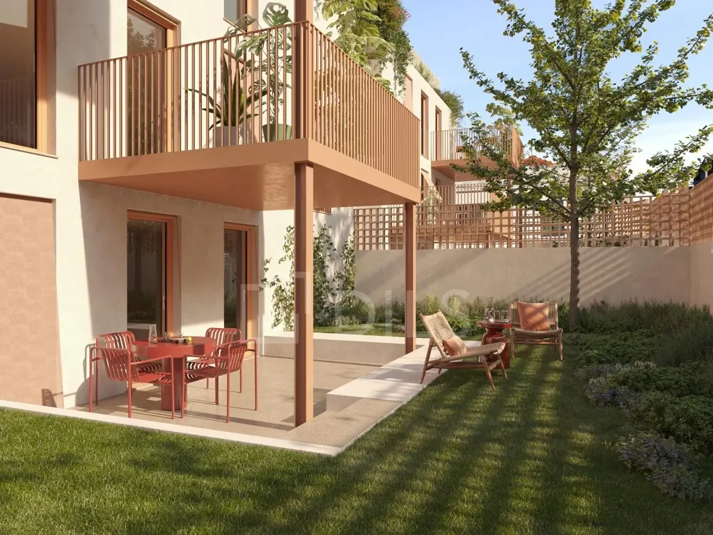 2 Bedroom Flat with Rooftop Pool in Lisbon