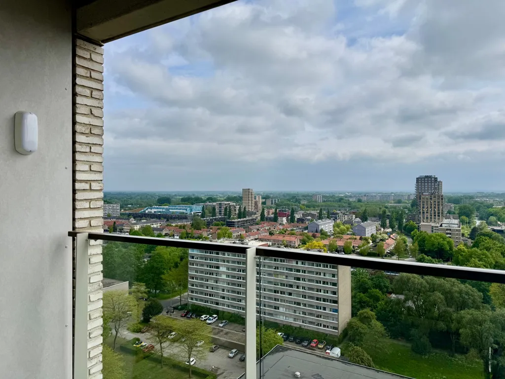 Balcon - Modern 3-Bedroom Apartment with Amersfoort View