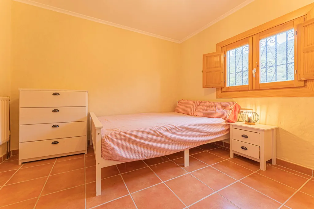 Chambres - Rustic Masia with Pool in Cabanelles