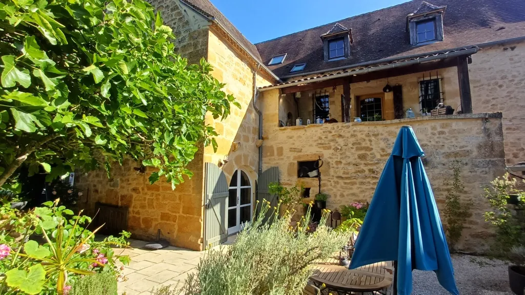 Jardin - Demeure du 18ème avec Piscine près de Thenon