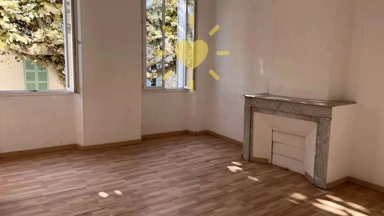 Pièces - Appartement avec Beaux Volumes à Bargemon