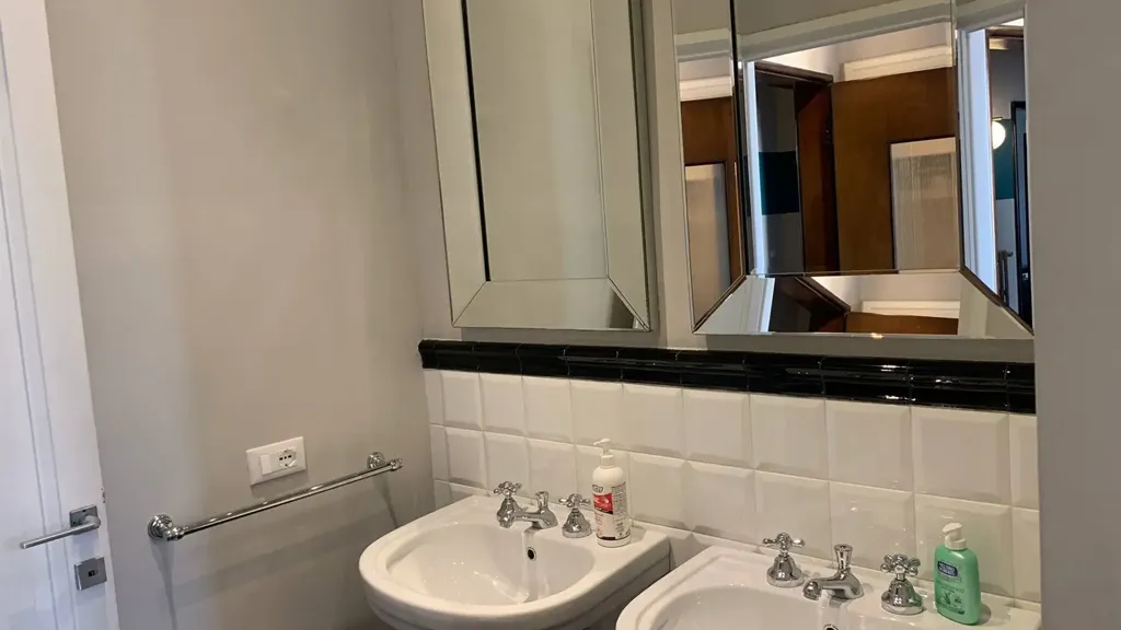 Vannitoad - Elegant 2-Bedroom Apartment in Florence