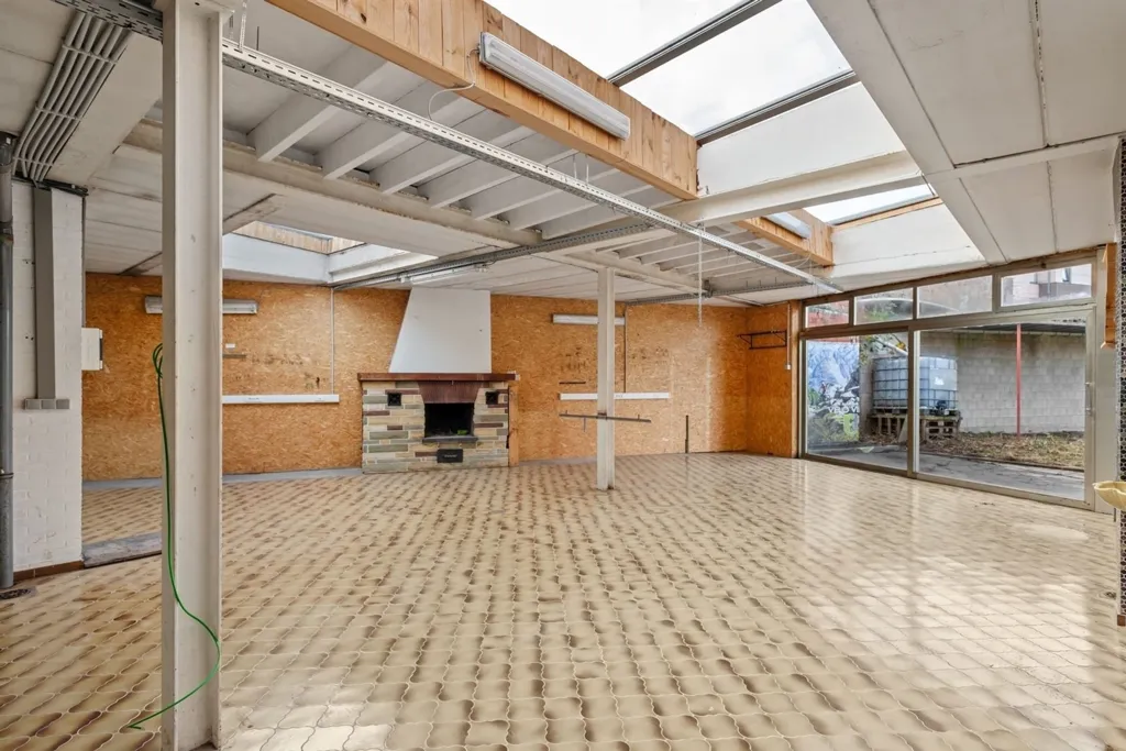 Elutuba - Commercial Space with Residential Option in Duffel