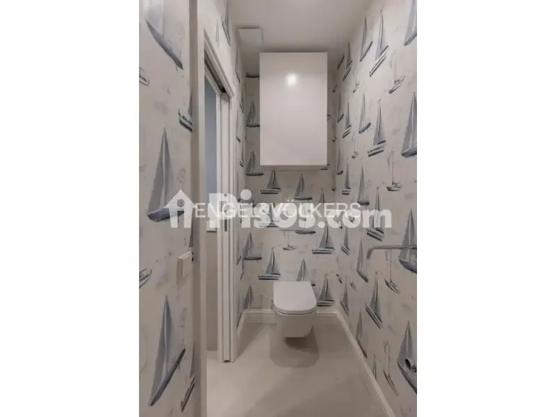 Baños - Fully Renovated Apartment with Balcony in Justicia