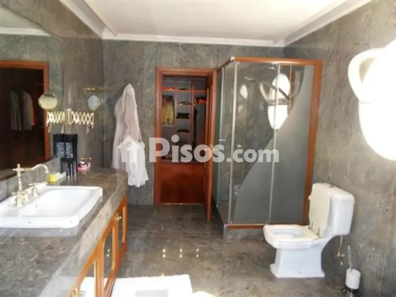 Bathrooms - Luxury Mansion with Pool near La Quinta