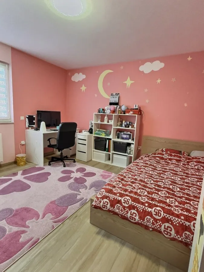 Chambres - Bungalow Rénové avec Panneaux Solaires à Rambrouch