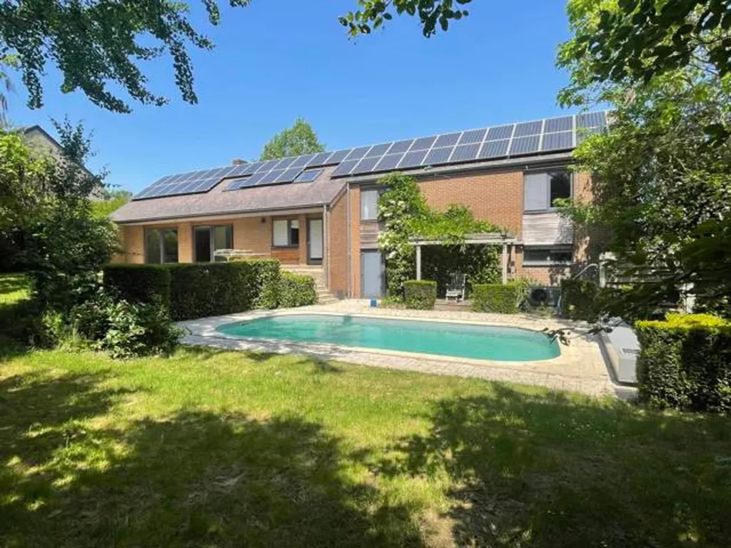 Bassein - Contemporary Villa with Pool in Gembloux
