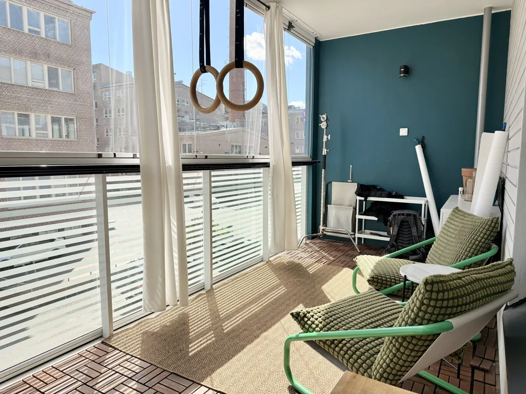 Balcon - Bright Apartment with Balcony in Helsinki