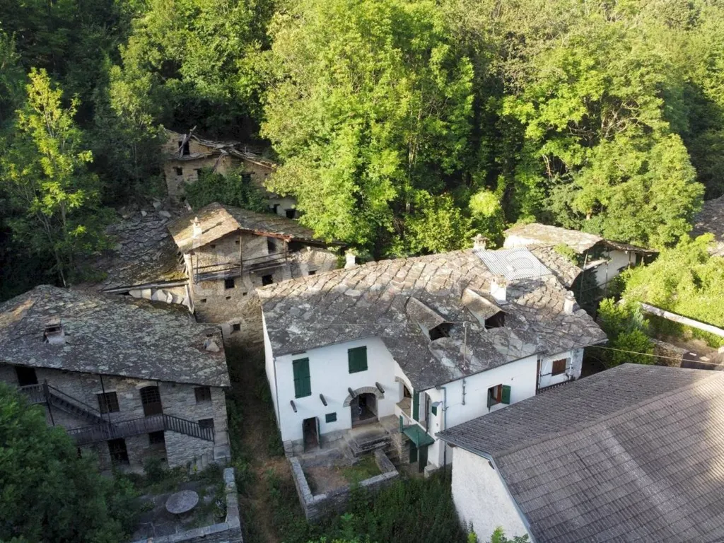 Õhuvaade - Rustic House with Garden in Frassino