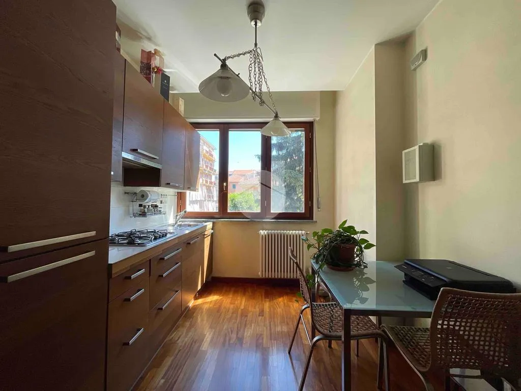 Köök - Rustic Flat with Balcony in Asti