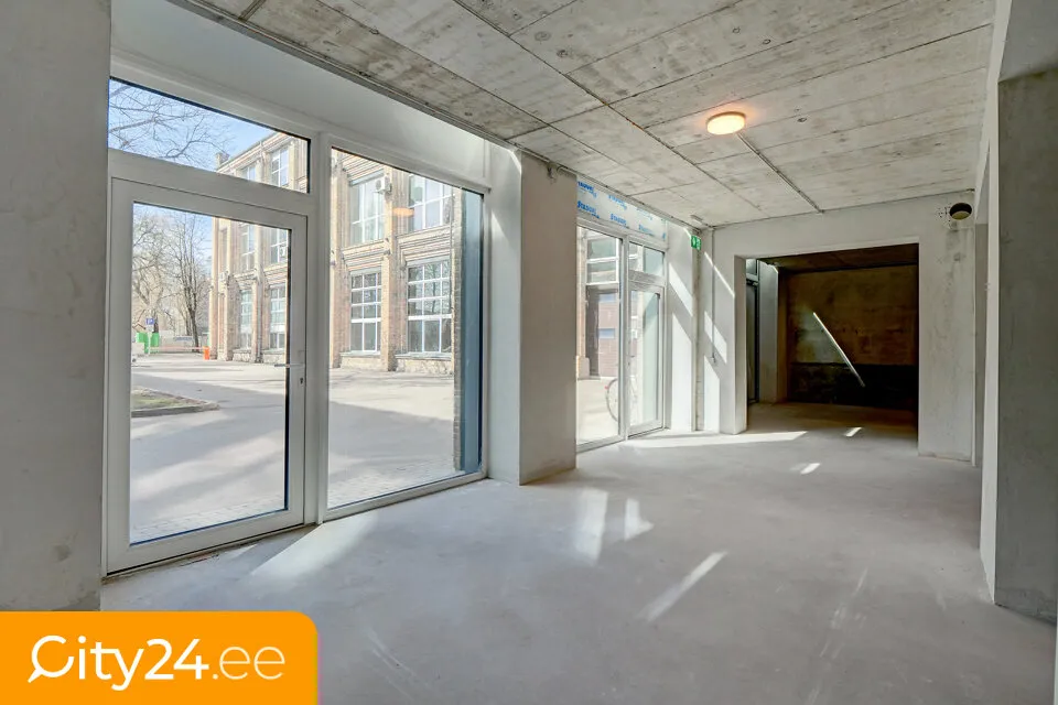 Esik - Warehouse/Shop Space with 3 Floors in VEF District