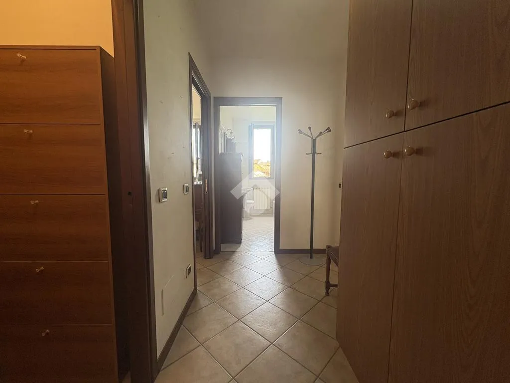 Pièces - 3-Room Apartment with Loggia in Landriano
