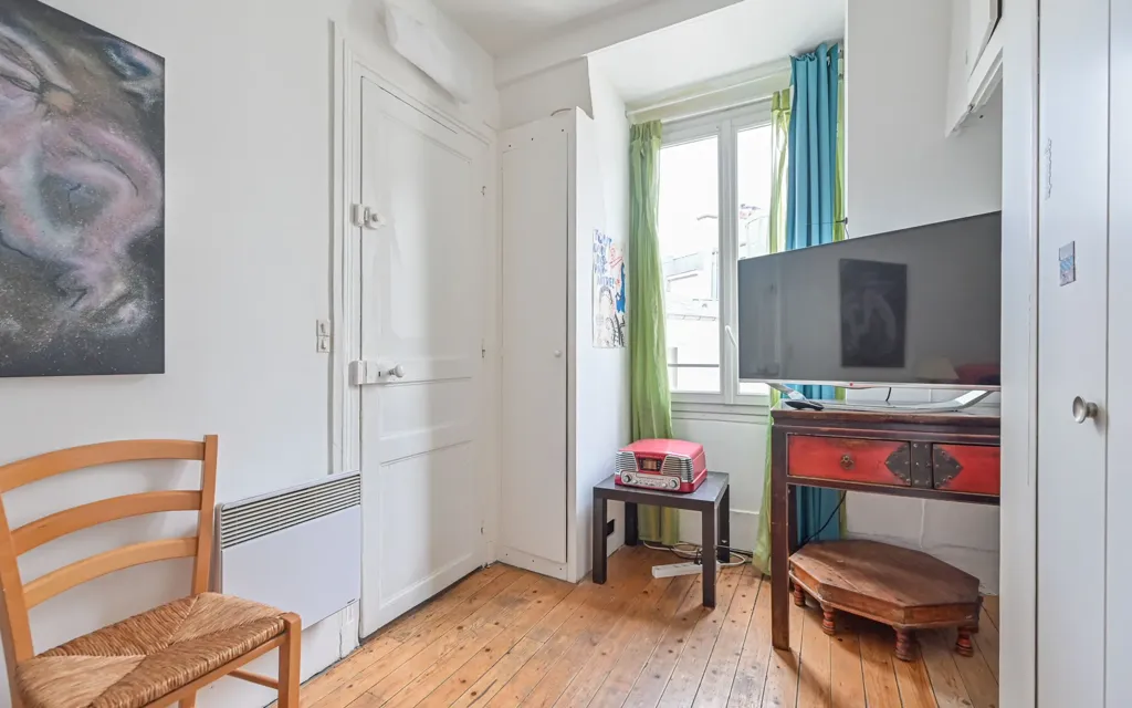 Séjour - Appartement avec Combles Aménageables à Paris 18ème