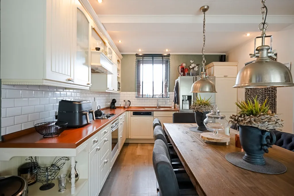 Kitchen - Detached House with Solar Panels in Heerlen