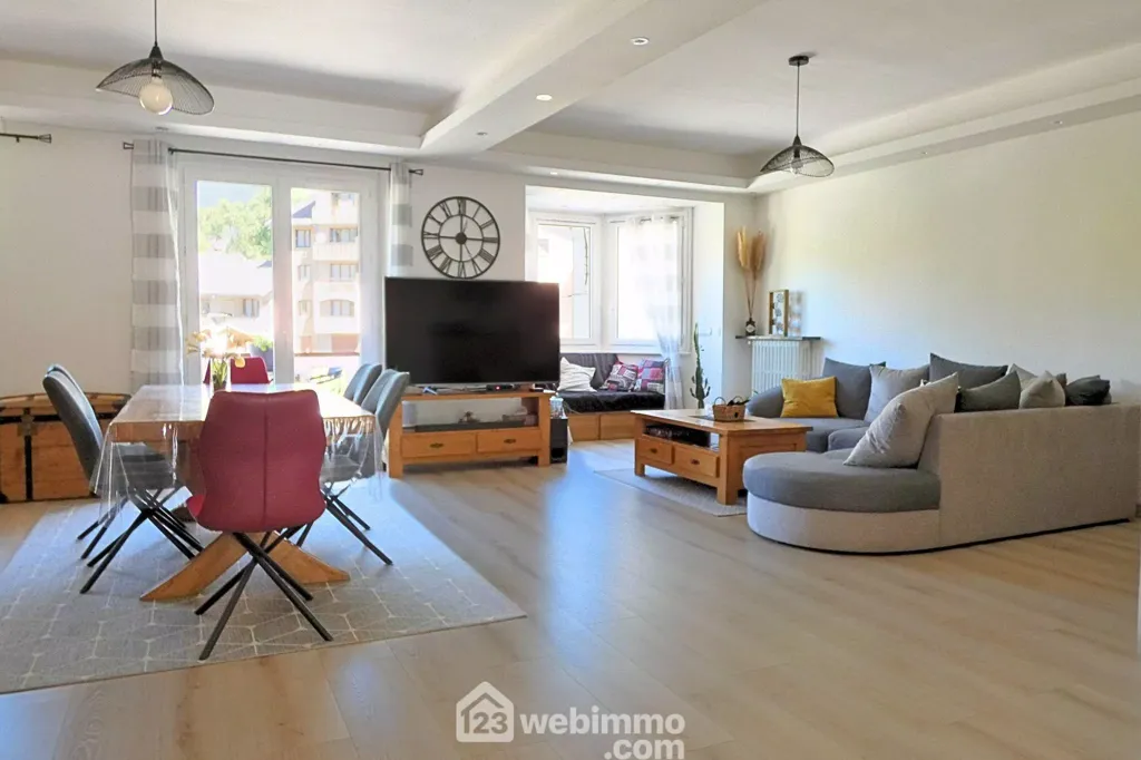 Séjour - Appartement Refait à Neuf avec Vue Montagne à Ugine