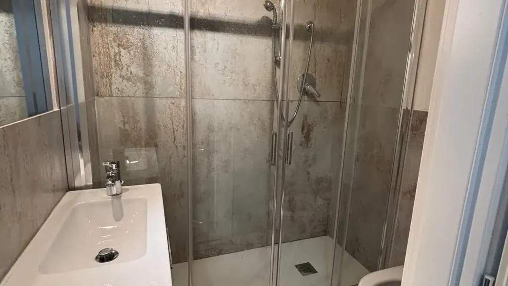 Salles de bain - Appartement 3 pièces à IT