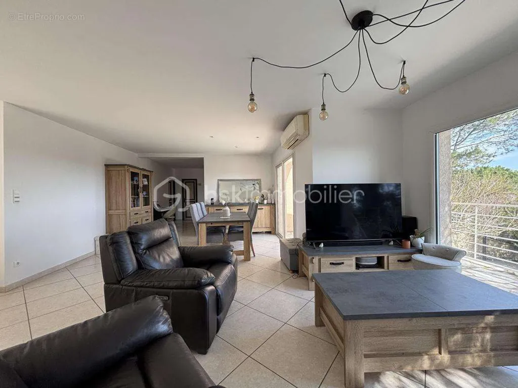Elutuba - Villa with Sea View and Pool on Rabastens Heights