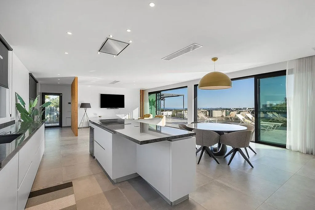 Cuisine - Luxury Villa with Golf Views in Orihuela