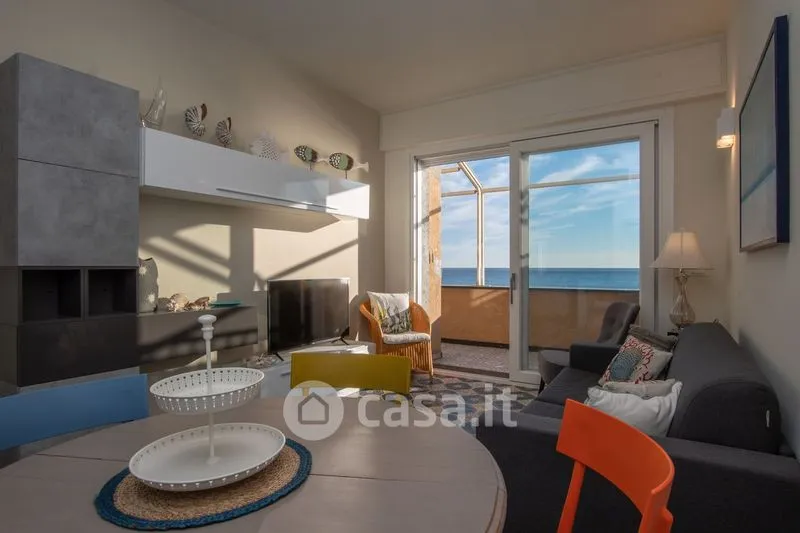 Söögituba - Seafront Apartment with Balcony in Finale Ligure