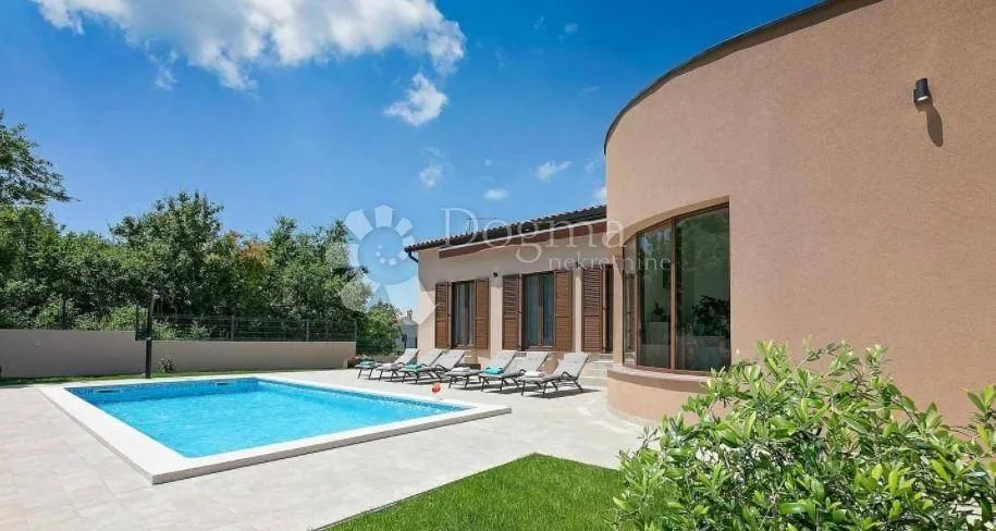 Piscina - Modern Villa with Pool near Labin