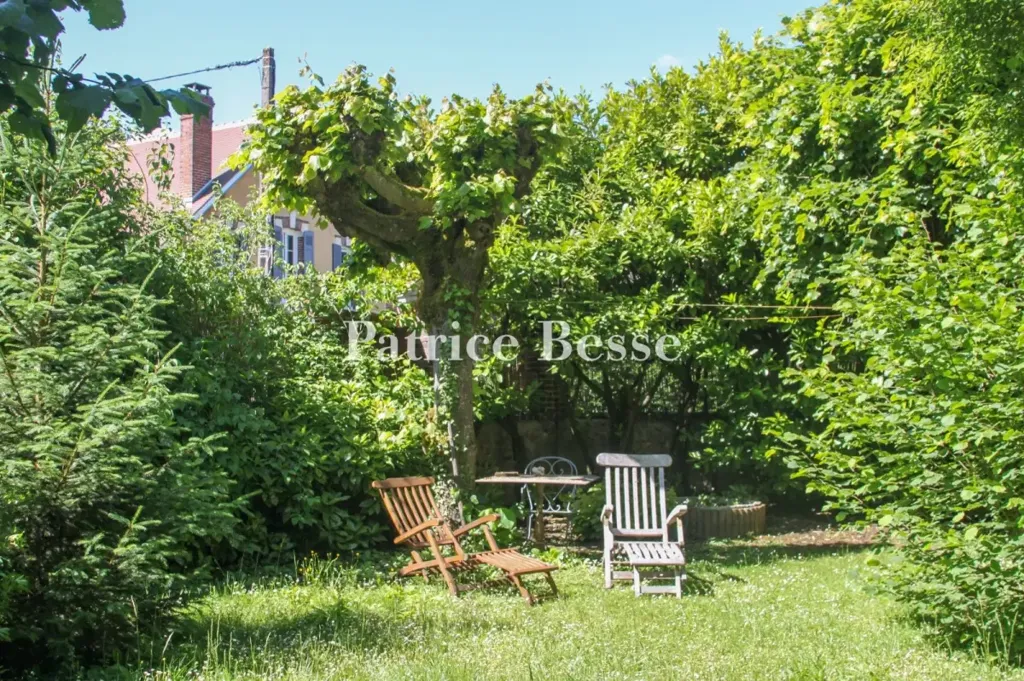 Jardin - Relais de Poste du 19e avec Jardin à l'Yonne