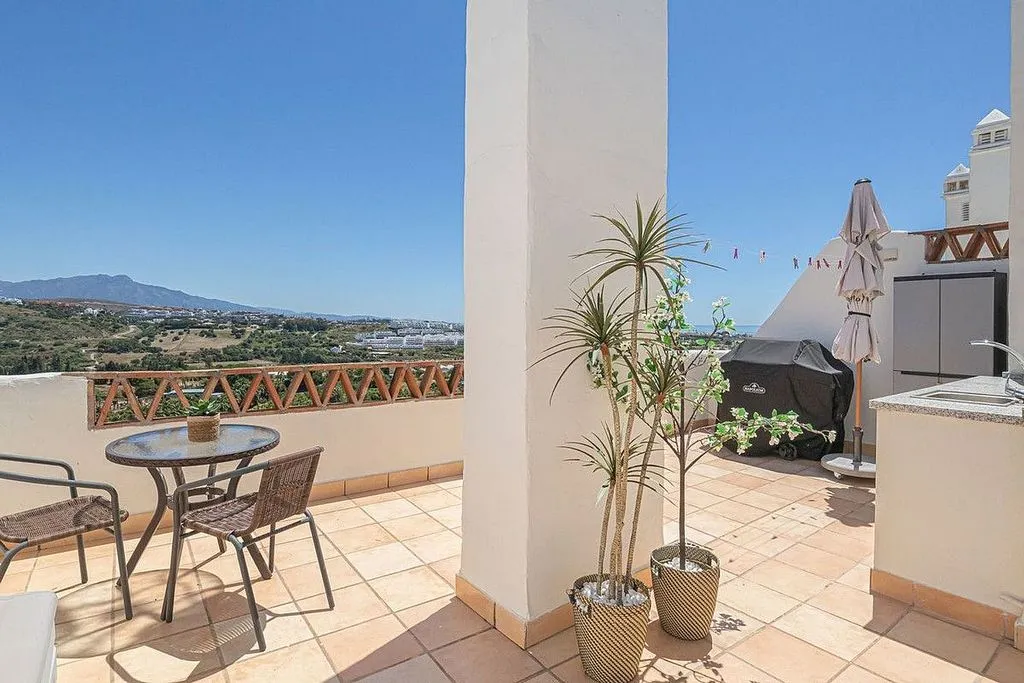 Terrass - Penthouse with Sea View in Estepona