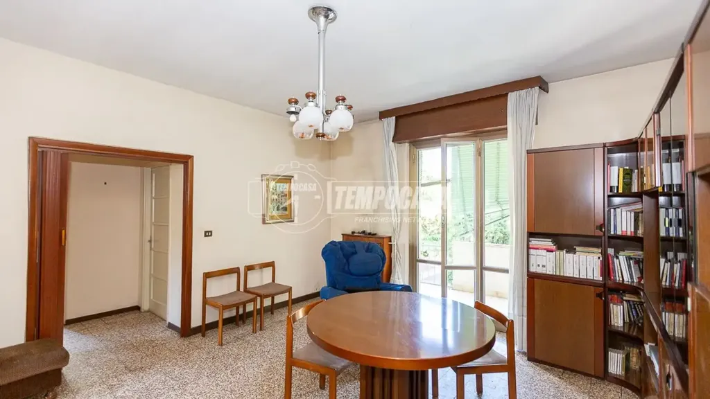 Söögituba - Spacious Trilocale with Terrace in Brescia