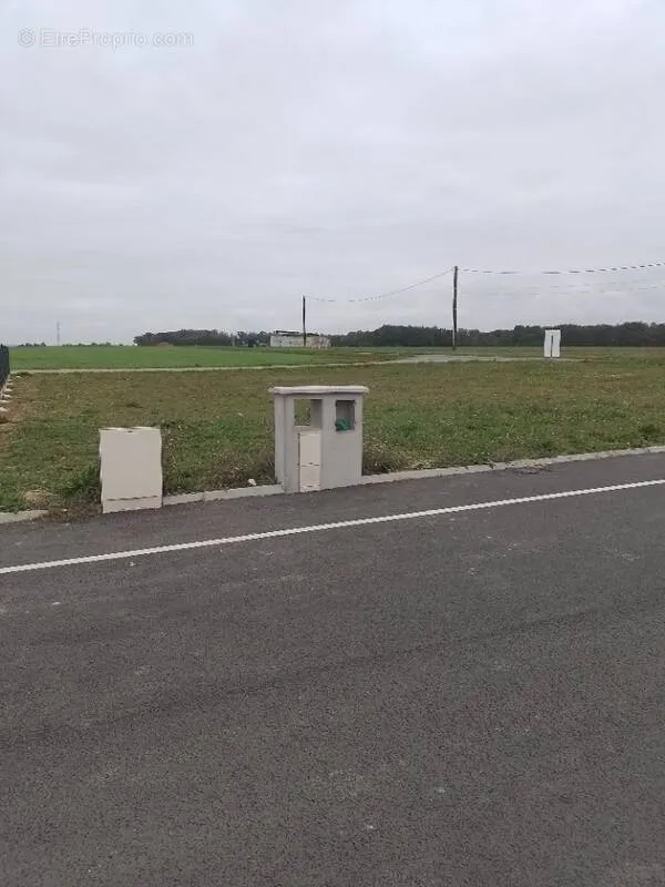 Giardino - Buildable Plot with Garden in Saint-Martin-Longueau