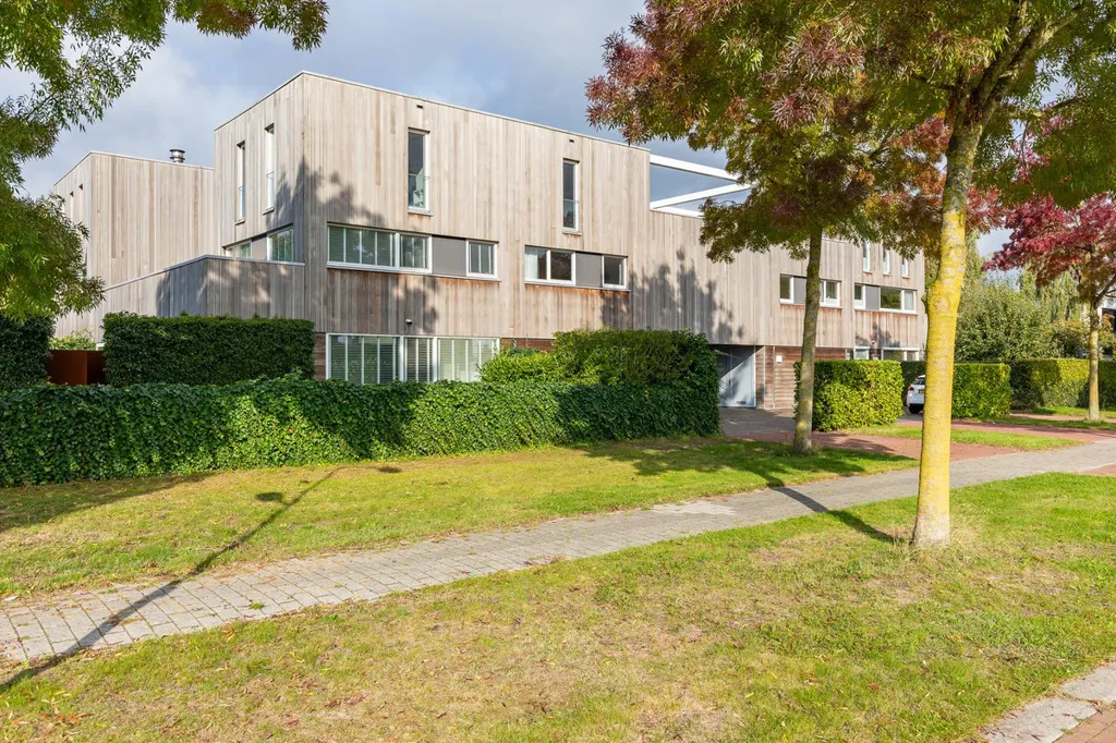 Välivaade - High-Quality Villa with Dachterras in Overgooi