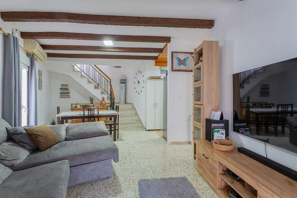 Séjour - Three-Bedroom House with Terrace in Ítrabo