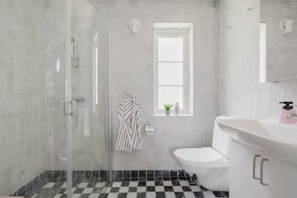 Bagni - Modern Holiday Home with Private Beach in Tjust