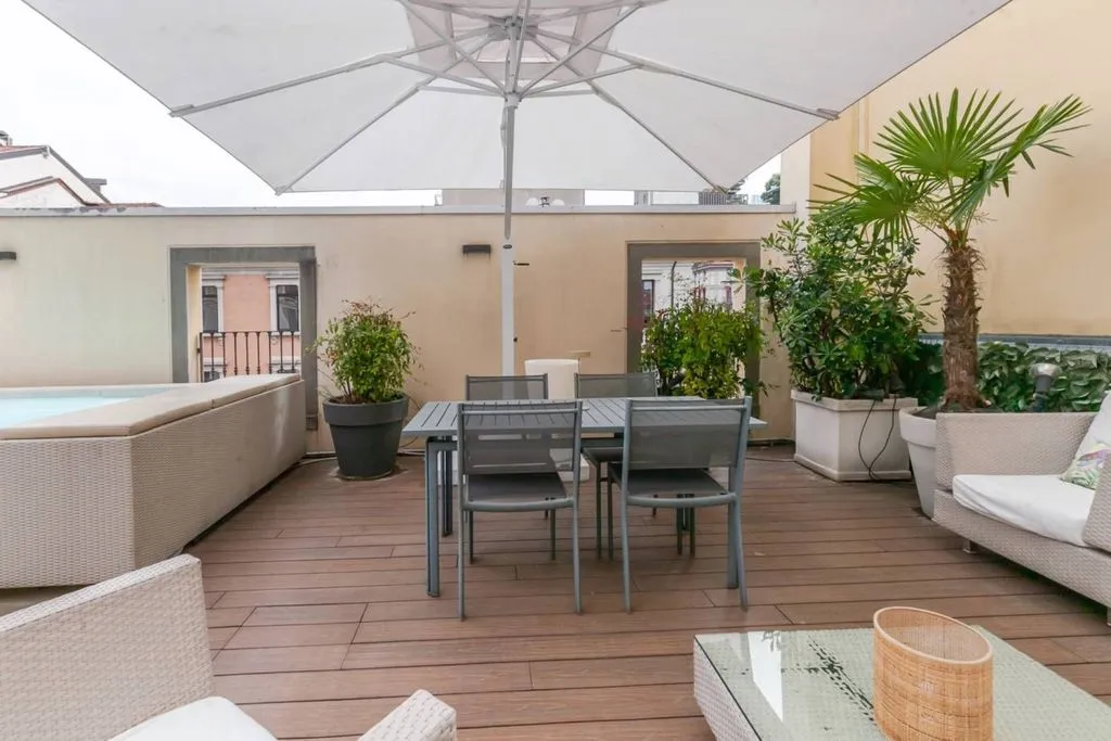 Terrass - Luxury Penthouse with Pool in Isola, Milan