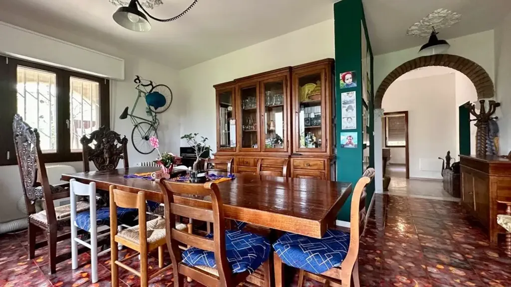 Salle à manger - Bifurcated Villa with Panoramic Views in Imola