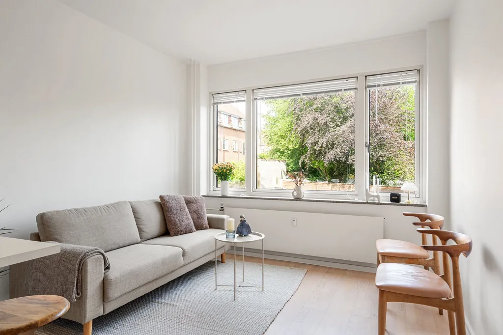 Séjour - Apartment with Garden Access in Vanløse
