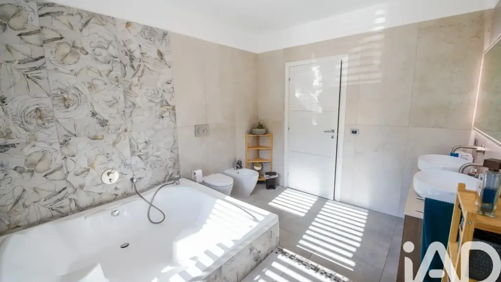 Salles de bain - Modern Villa with Private Garden in Lombardore