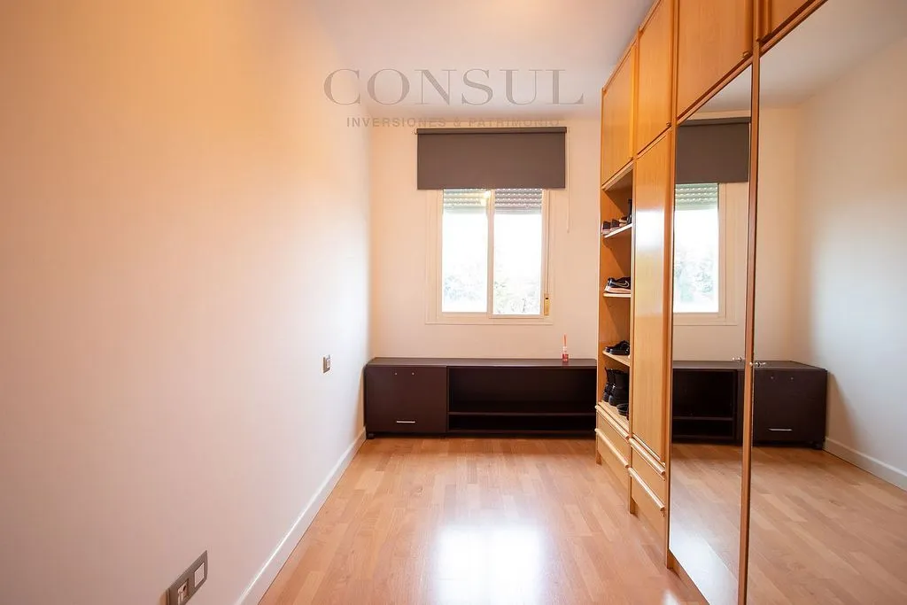 Pièces - 3-Bedroom Apartment with Balcony in La Banda