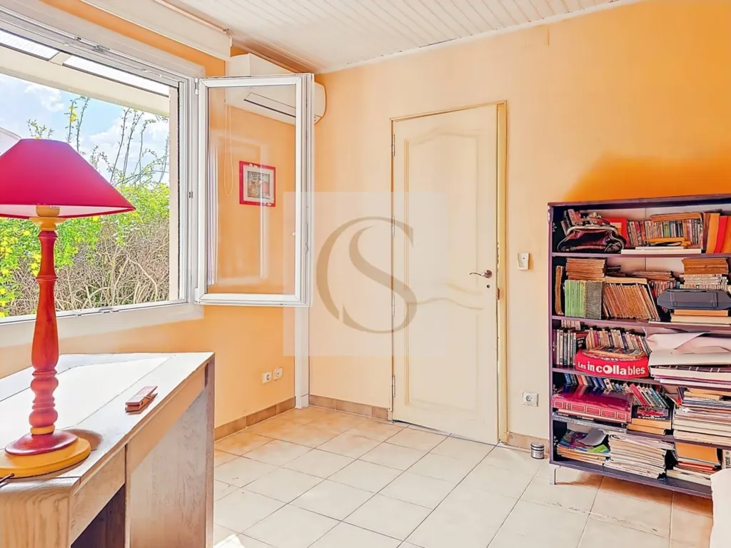 Bureau - Maison avec Piscine et Garage au Centre de Lorgues