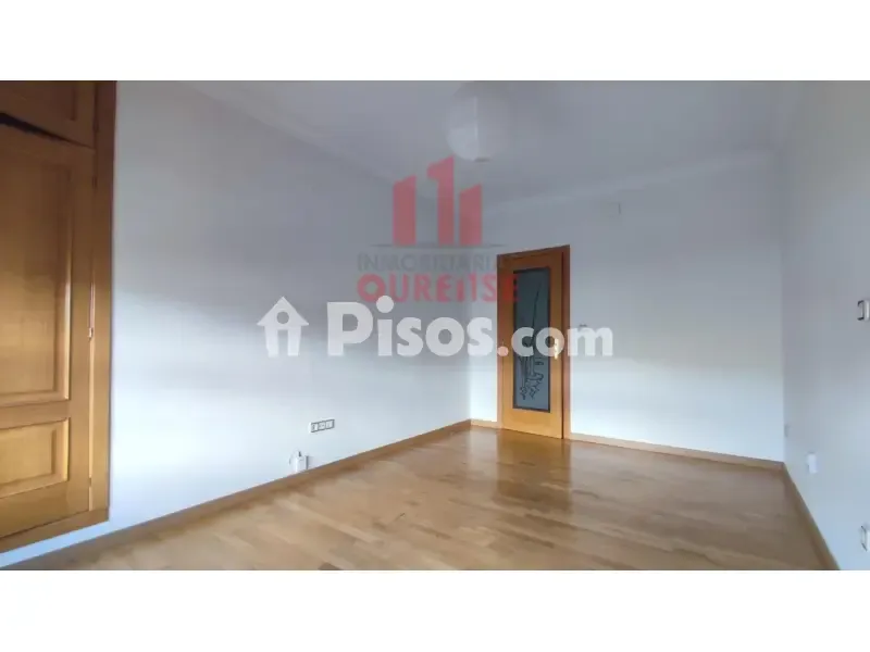 Pièces - Apartment with Balcony in City Centre