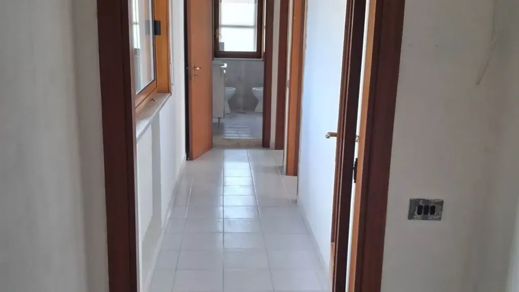 Esik - Spacious Apartment with Balcony in San Mango Piemonte