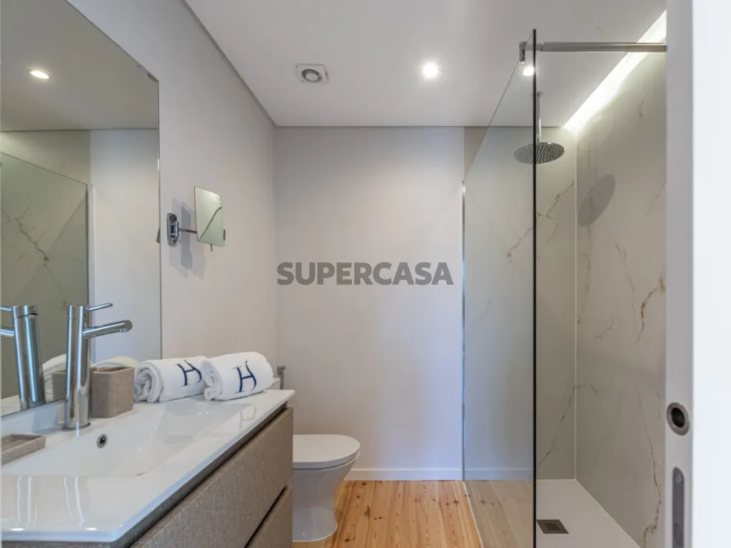Bathrooms - Modern Villa with Sea View in Troia Resort
