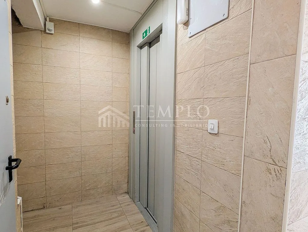 hallway_entrance